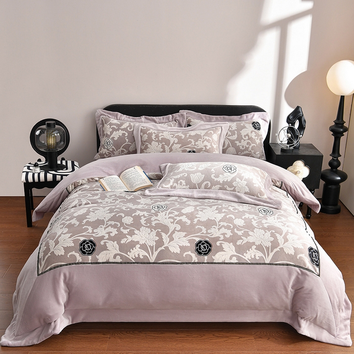 91家纺网 家纺一手货源 找家纺 妮恒美家纺 2025新款高克重婴儿绒四件套-知秋系列 知秋-暖心紫