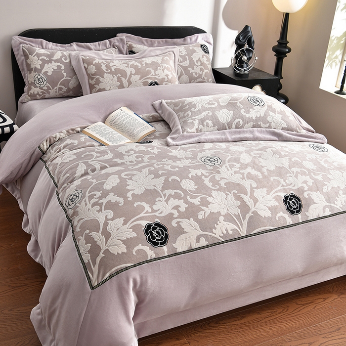 91家纺网 家纺一手货源 找家纺 妮恒美家纺 2025新款高克重婴儿绒四件套-知秋系列 知秋-暖心紫