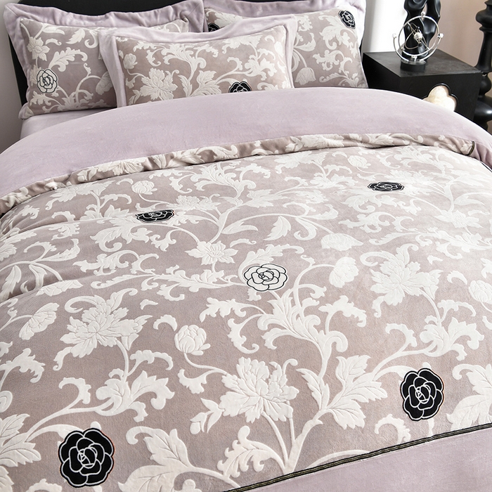 91家纺网 家纺一手货源 找家纺 妮恒美家纺 2025新款高克重婴儿绒四件套-知秋系列 知秋-暖心紫