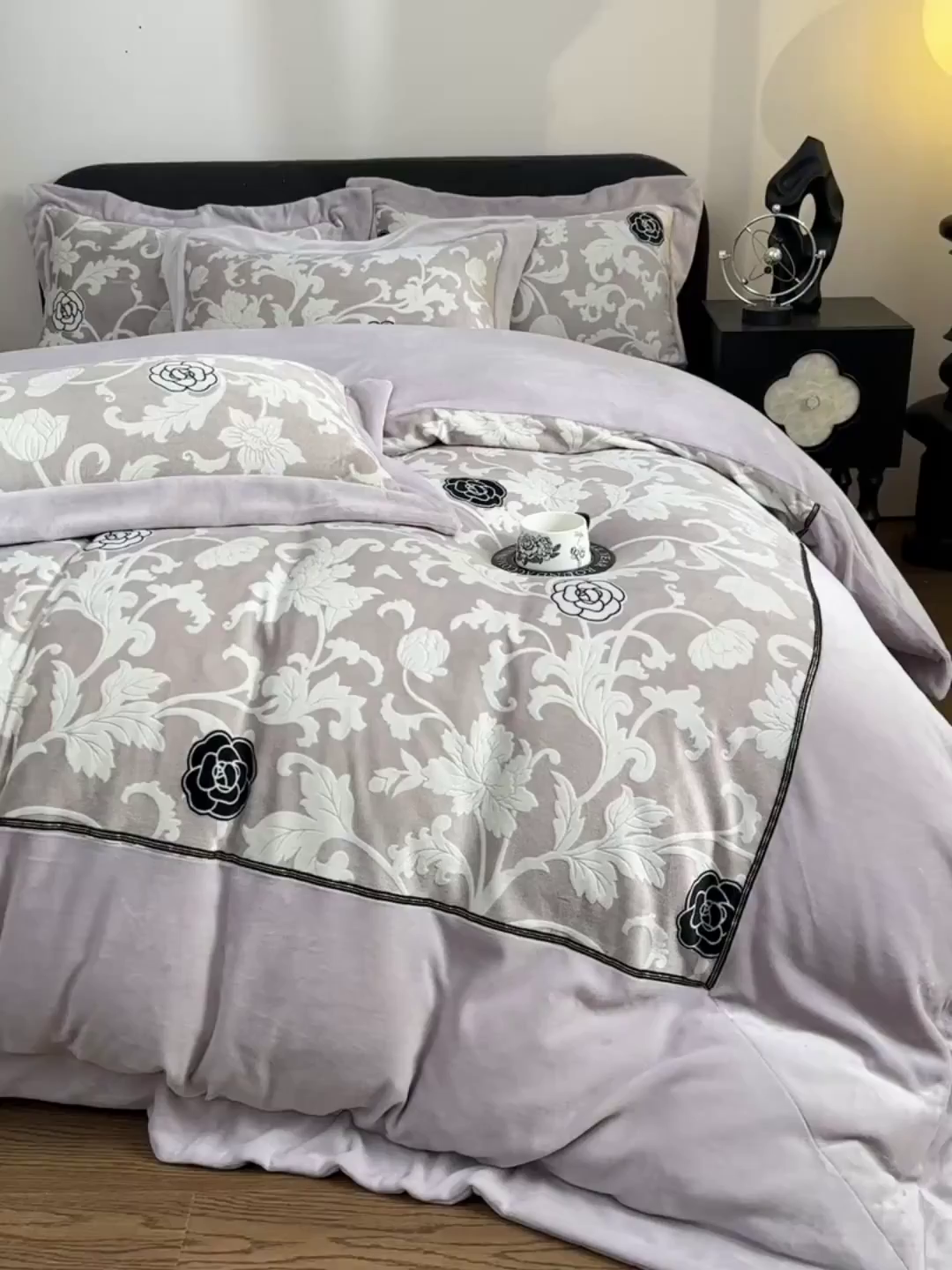 91家纺网 家纺一手货源 找家纺 妮恒美家纺 2025新款高克重婴儿绒四件套-知秋系列 知秋-暖心紫