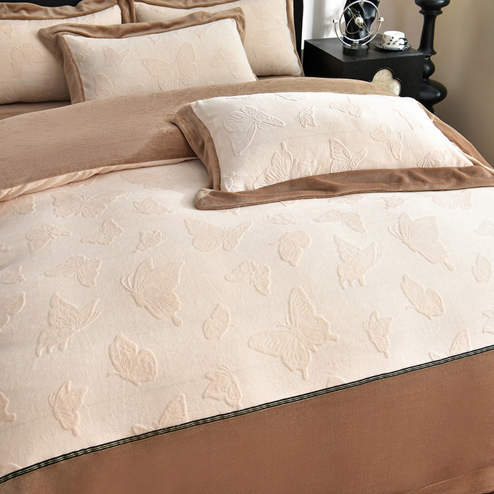 91家纺网 家纺一手货源 找家纺 妮恒美家纺 2025新款高克重婴儿绒四件套-知秋系列 蝶恋-高级咖