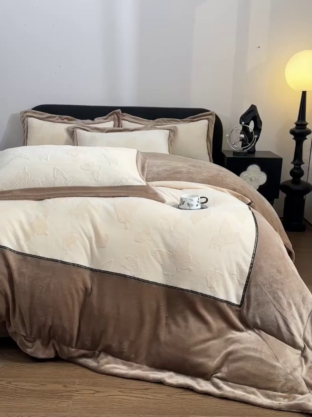 91家纺网 家纺一手货源 找家纺 妮恒美家纺 2025新款高克重婴儿绒四件套-知秋系列 蝶恋-高级咖