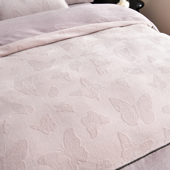 91家纺网 家纺一手货源 找家纺 妮恒美家纺 2025新款高克重婴儿绒四件套-知秋系列 蝶恋-暖心紫