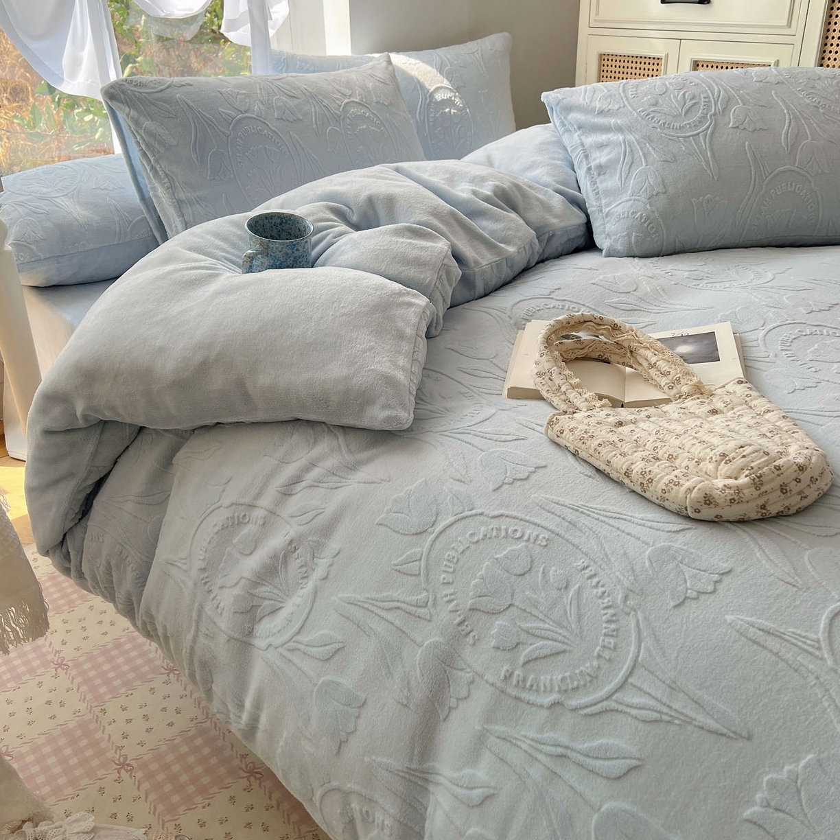 91家纺网 家纺一手货源 找家纺 （总）六巷胡同 2025新款INS博主风郁金香立体A类全消光雕花牛奶绒四件套