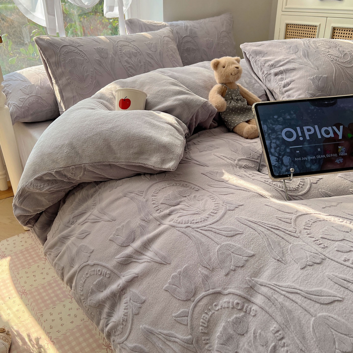 91家纺网 家纺一手货源 找家纺 六巷胡同 2025新款INS博主风郁金香立体A类全消光雕花牛奶绒四件套 郁金香蜜语-紫