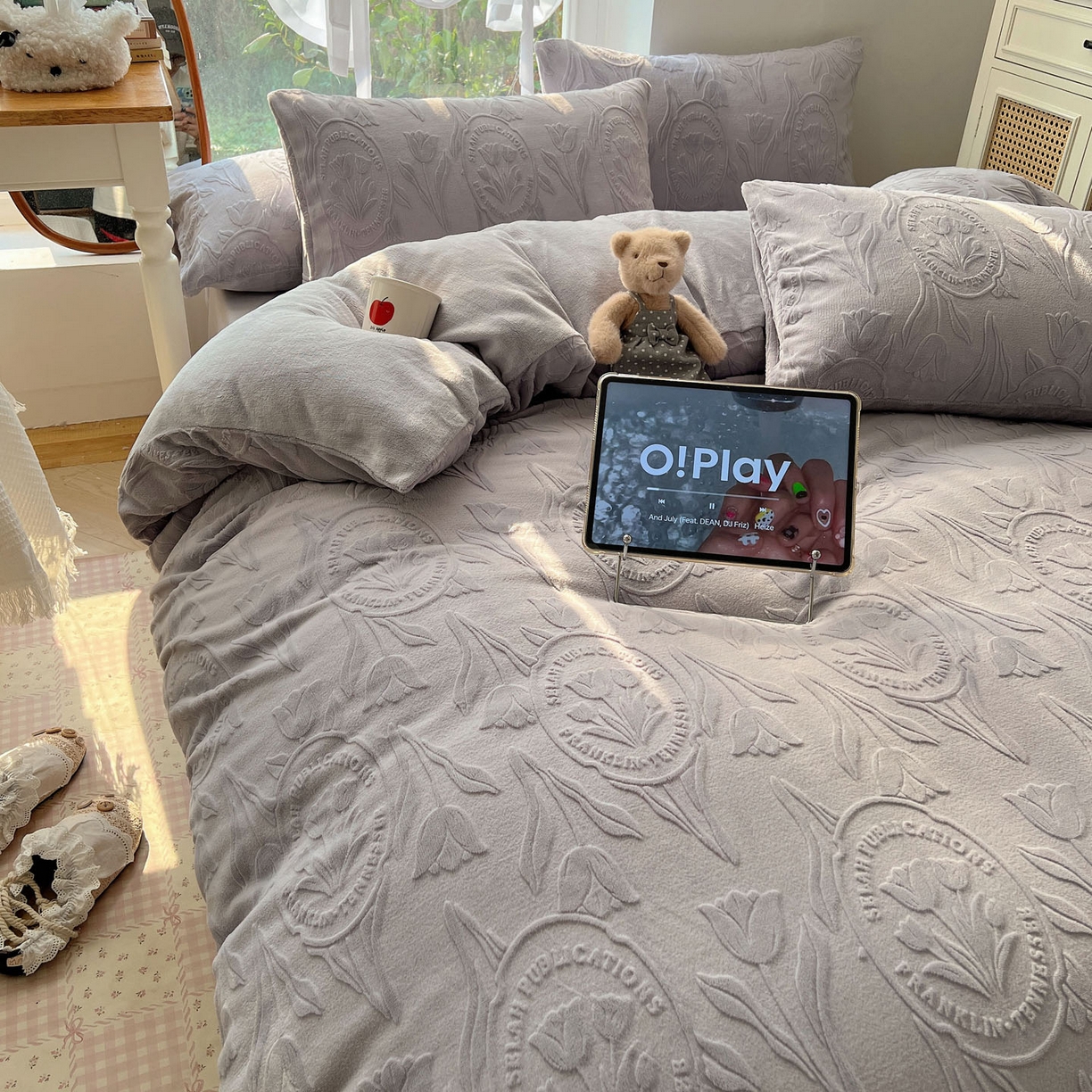 91家纺网 家纺一手货源 找家纺 六巷胡同 2025新款INS博主风郁金香立体A类全消光雕花牛奶绒四件套 郁金香蜜语-紫