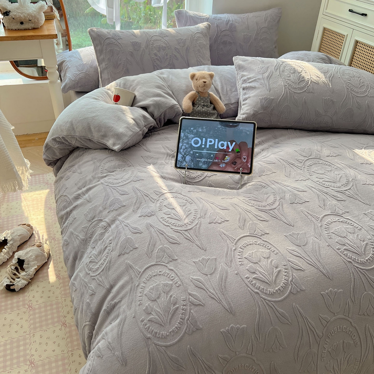 91家纺网 家纺一手货源 找家纺 六巷胡同 2025新款INS博主风郁金香立体A类全消光雕花牛奶绒四件套 郁金香蜜语-紫