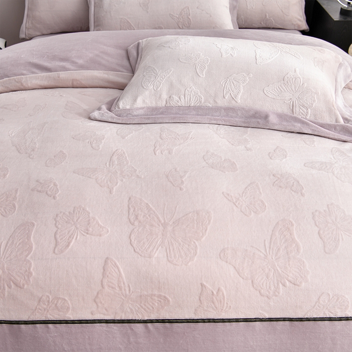 91家纺网 家纺一手货源 找家纺 妮恒美家纺 2025新款高克重婴儿绒四件套-知秋系列 蝶恋-暖心紫