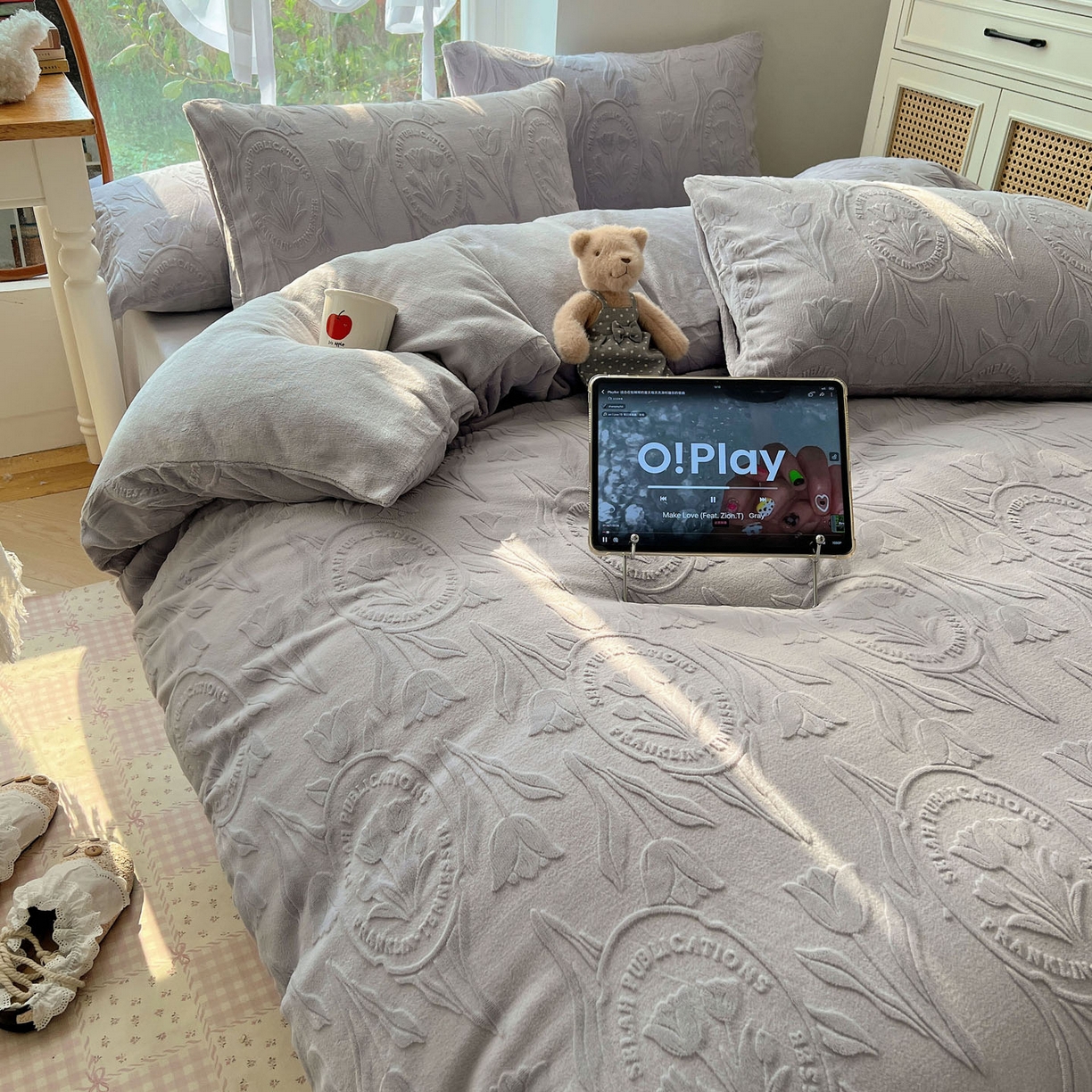 91家纺网 家纺一手货源 找家纺 六巷胡同 2025新款INS博主风郁金香立体A类全消光雕花牛奶绒四件套 郁金香蜜语-紫