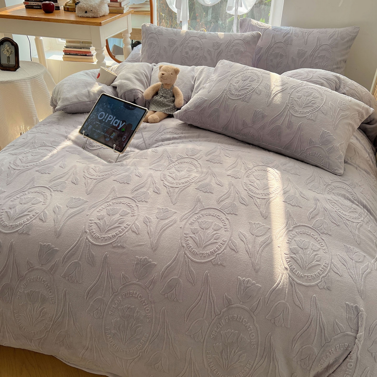 91家纺网 家纺一手货源 找家纺 六巷胡同 2025新款INS博主风郁金香立体A类全消光雕花牛奶绒四件套 郁金香蜜语-紫