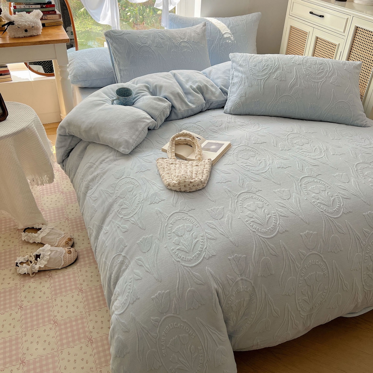 91家纺网 家纺一手货源 找家纺 （总）六巷胡同 2025新款INS博主风郁金香立体A类全消光雕花牛奶绒四件套