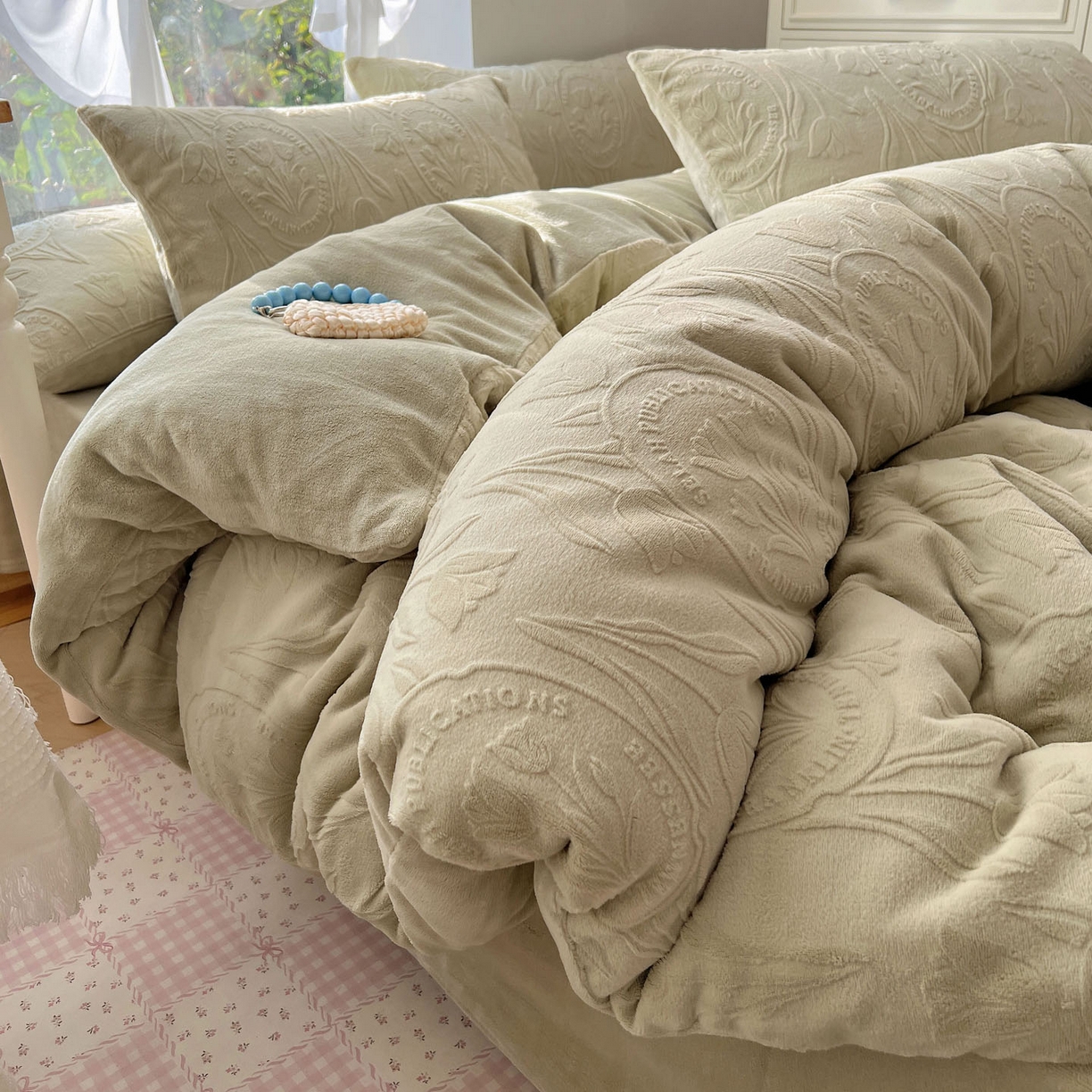 91家纺网 家纺一手货源 找家纺 六巷胡同 2025新款INS博主风郁金香立体A类全消光雕花牛奶绒四件套 郁金香蜜语-绿