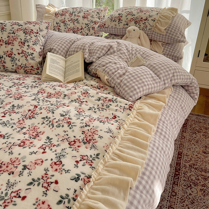 91家纺网 家纺一手货源 找家纺 瑞莱 （持续上新）2025冬季新款拼接款花边牛奶绒四件套 雪中梅