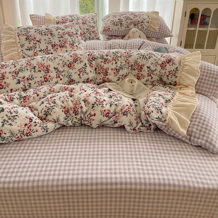 91家纺网 家纺一手货源 找家纺 瑞莱 （持续上新）2025冬季新款拼接款花边牛奶绒四件套 雪中梅