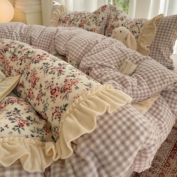 91家纺网 家纺一手货源 找家纺 瑞莱 （持续上新）2025冬季新款拼接款花边牛奶绒四件套 雪中梅