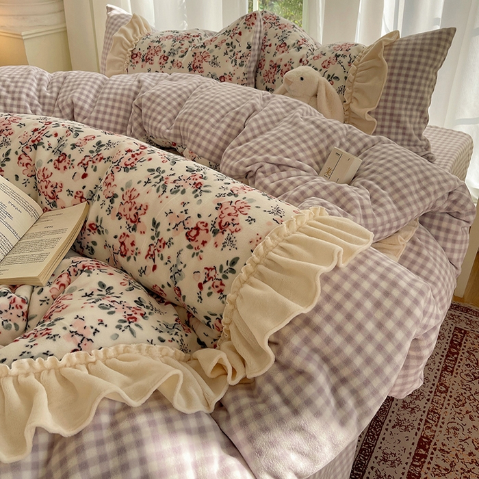 91家纺网 家纺一手货源 找家纺 瑞莱 （持续上新）2025冬季新款拼接款花边牛奶绒四件套 雪中梅