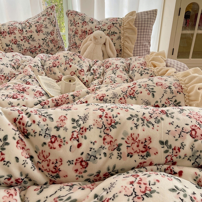 91家纺网 家纺一手货源 找家纺 瑞莱 （持续上新）2025冬季新款拼接款花边牛奶绒四件套 雪中梅