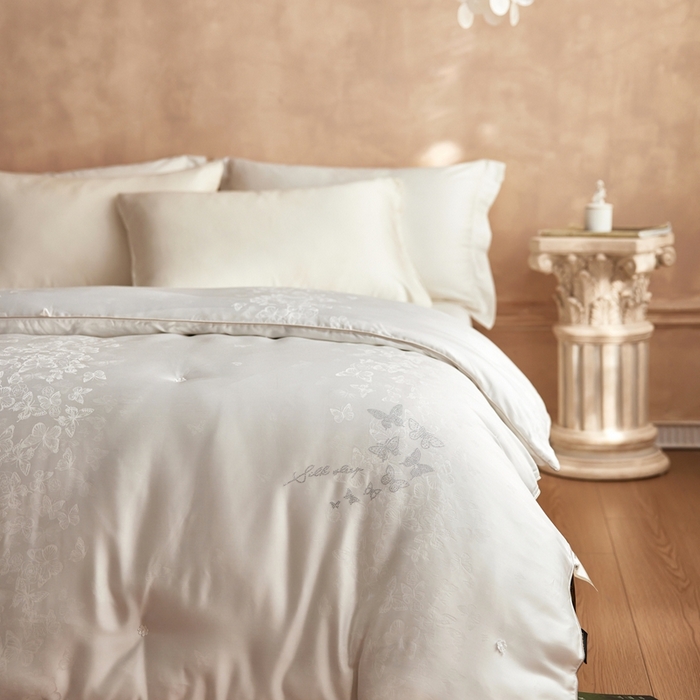 91家纺网 家纺一手货源 找家纺 芯氧 2025新款蝴蝶仙子羊绒被 被子被芯 白色