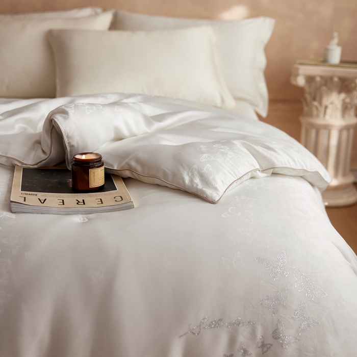 91家纺网 家纺一手货源 找家纺 芯氧 2025新款蝴蝶仙子羊绒被 被子被芯 白色