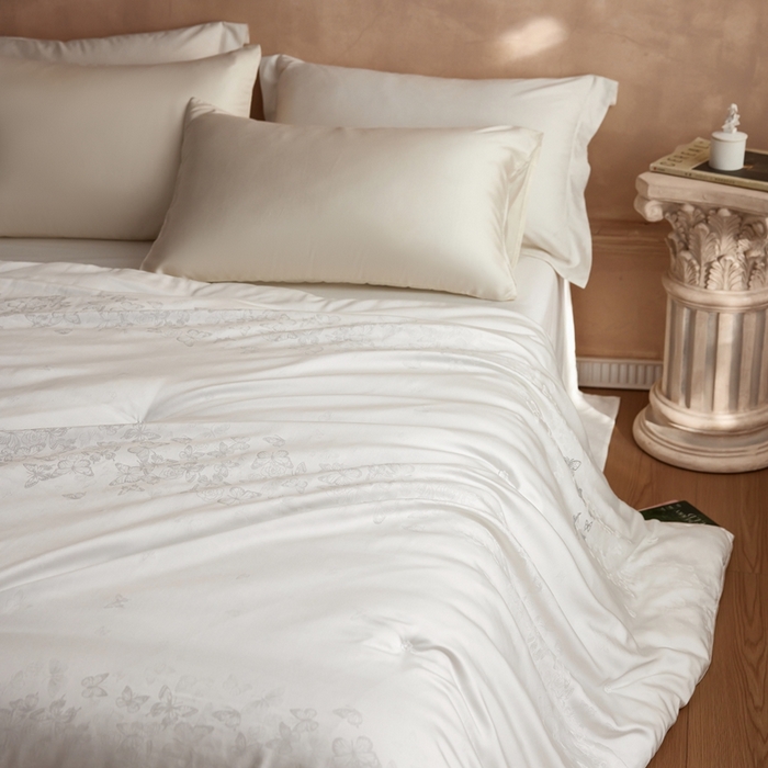 91家纺网 家纺一手货源 找家纺 芯氧 2025新款蝴蝶仙子羊绒被 被子被芯 白色