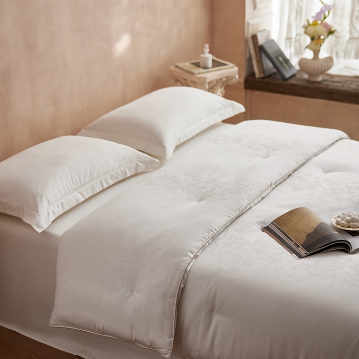 91家纺网 家纺一手货源 找家纺 芯氧 2025新款蝴蝶仙子羊绒被 被子被芯 白色