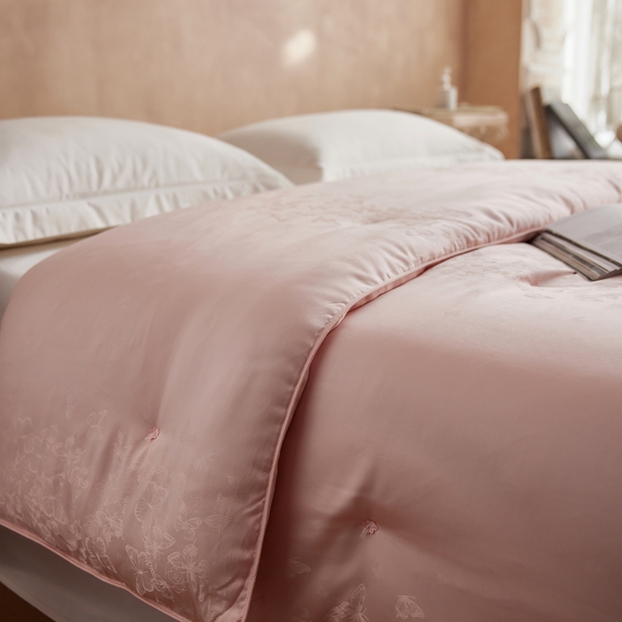 91家纺网 家纺一手货源 找家纺 芯氧 2025新款蝴蝶仙子羊绒被 被子被芯 粉色