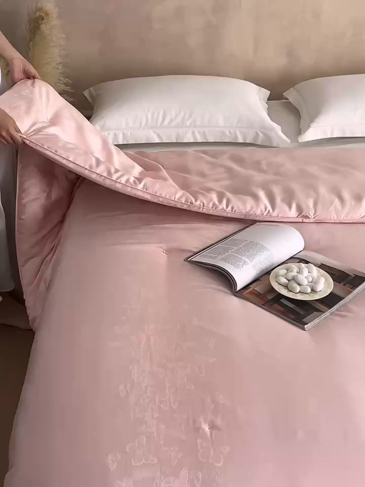 91家纺网 家纺一手货源 找家纺 芯氧 2025新款蝴蝶仙子羊绒被 被子被芯 粉色