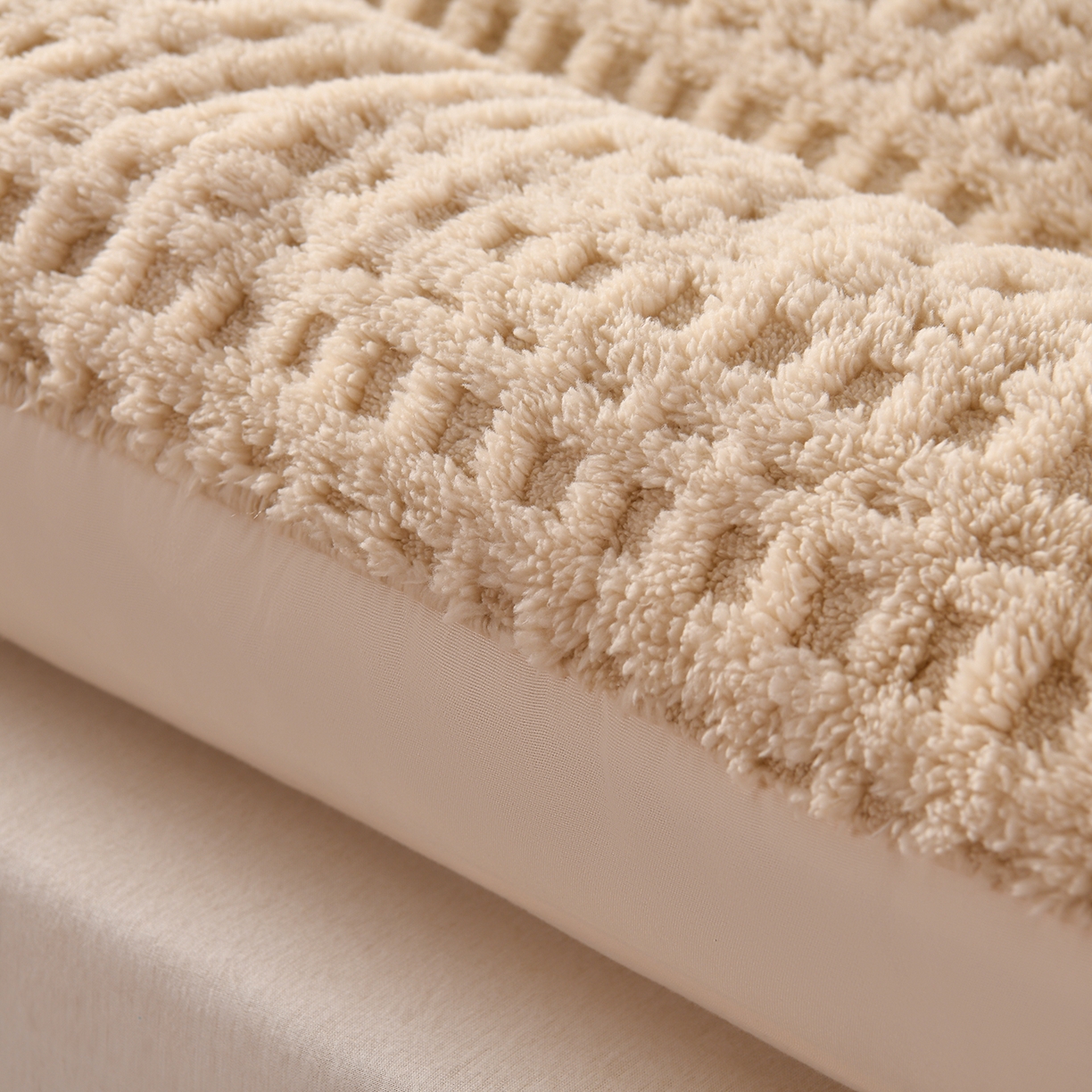 91家纺网 家纺一手货源 找家纺 （总）预言家纺 2025新款A类舒棉绒牛奶绒羽丝绒床垫褥子多功能软垫垫子