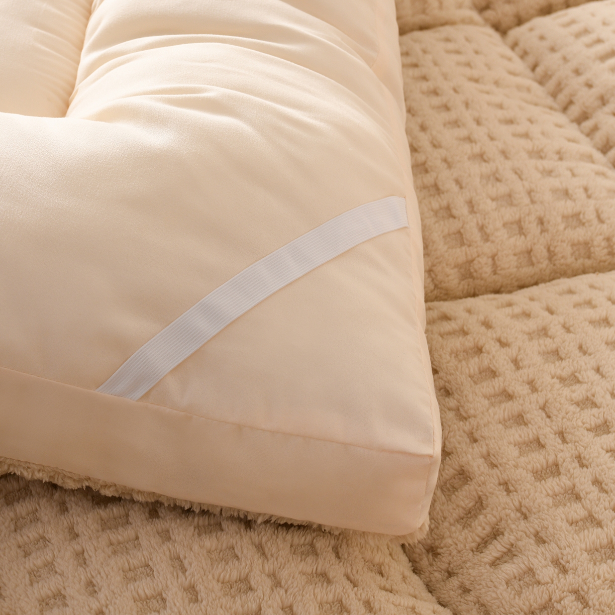 91家纺网 家纺一手货源 找家纺 （总）预言家纺 2025新款A类舒棉绒牛奶绒羽丝绒床垫褥子多功能软垫垫子