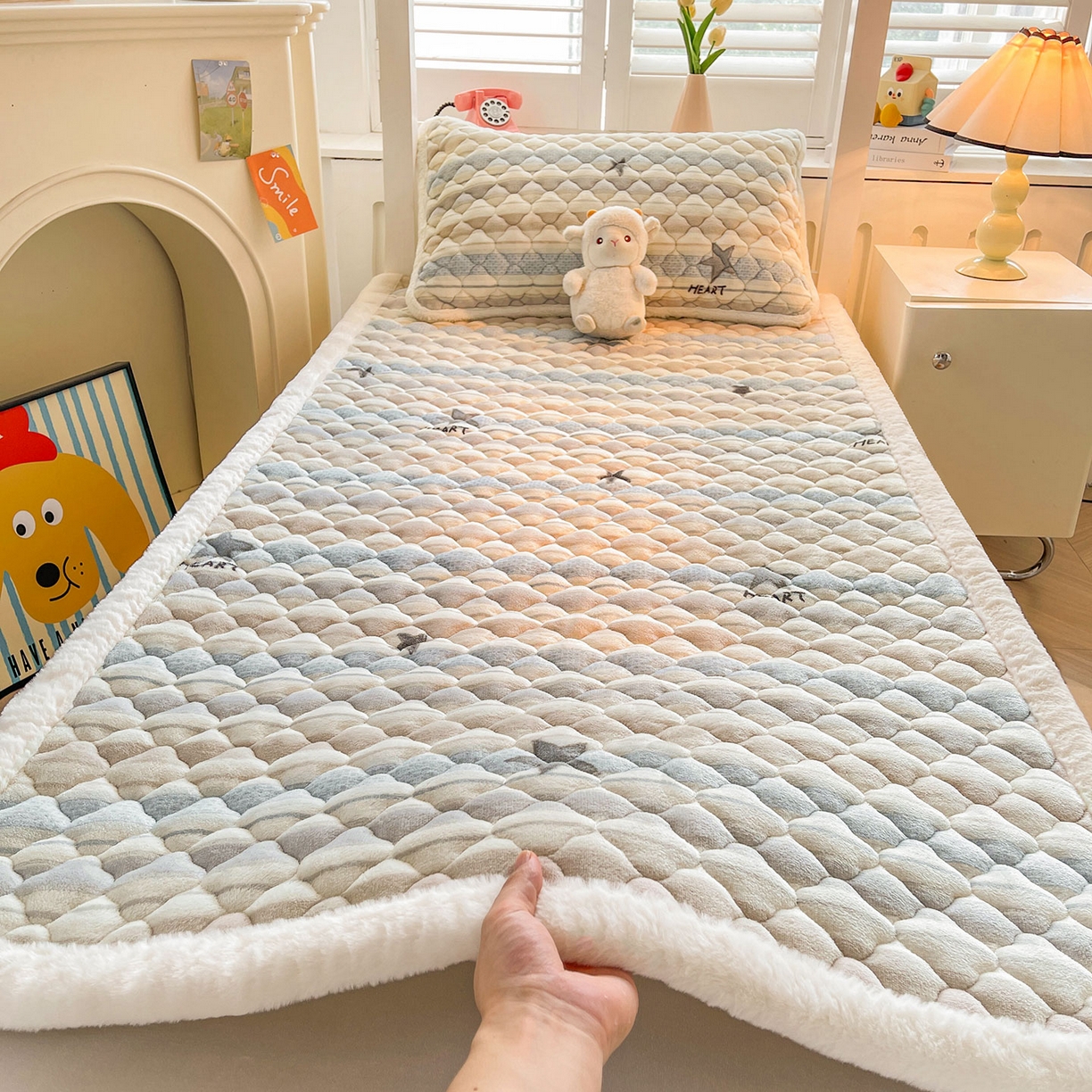 91家纺网 家纺一手货源 找家纺 （总）喜居 2025新款加厚印花牛奶绒夹棉床垫床褥垫褥子床护垫