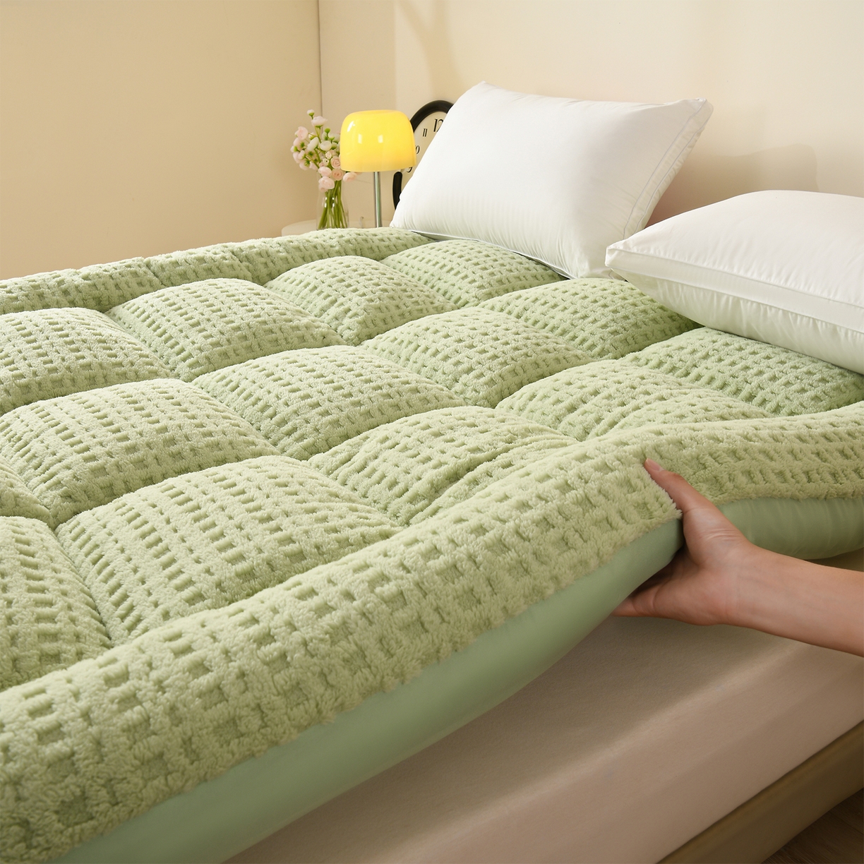 91家纺网 家纺一手货源 找家纺 预言家纺 2025新款A类舒棉绒牛奶绒羽丝绒床垫褥子多功能软垫垫子 抹茶绿