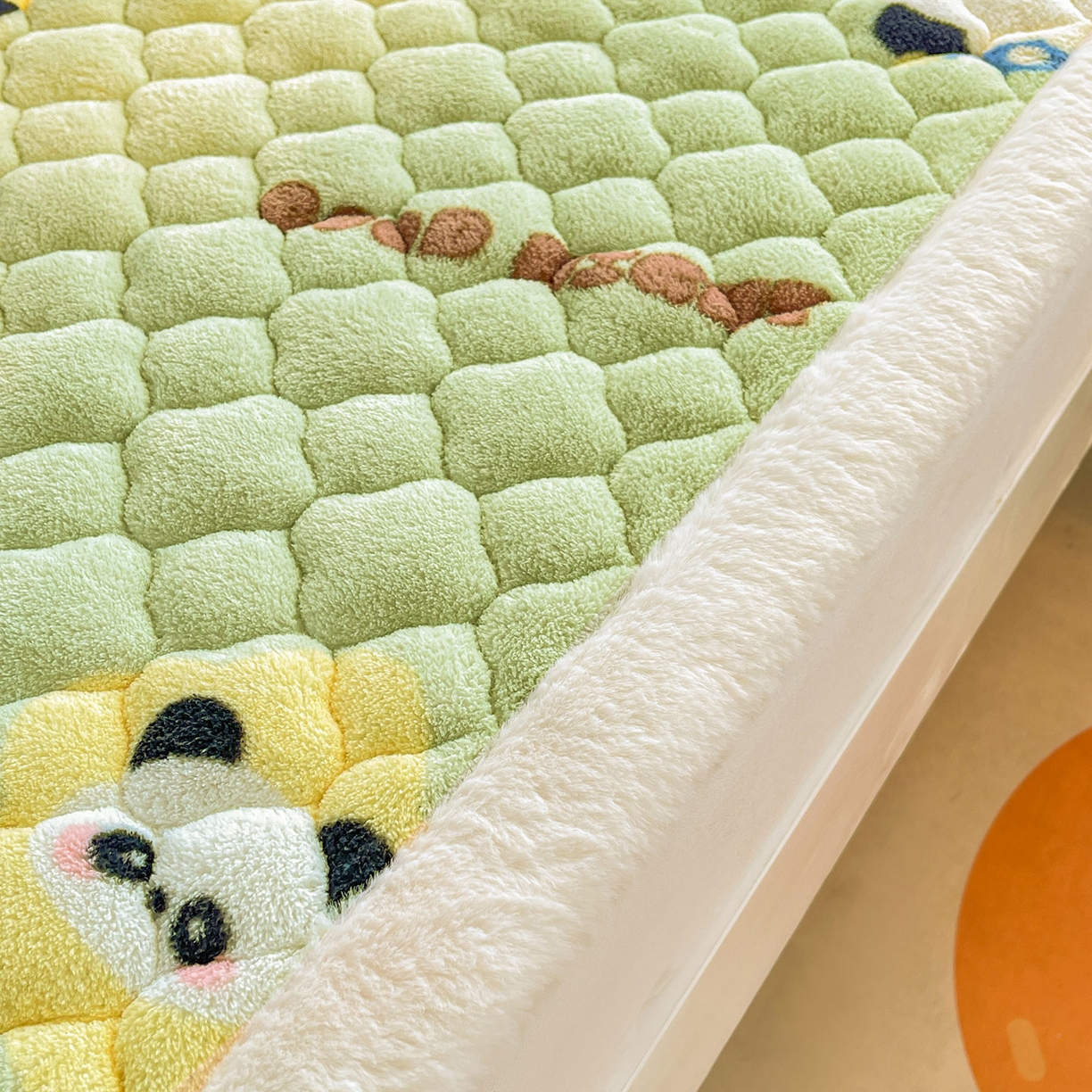 91家纺网 家纺一手货源 找家纺 喜居 2025新款加厚印花牛奶绒夹棉床垫床褥垫褥子床护垫 晚安熊猫