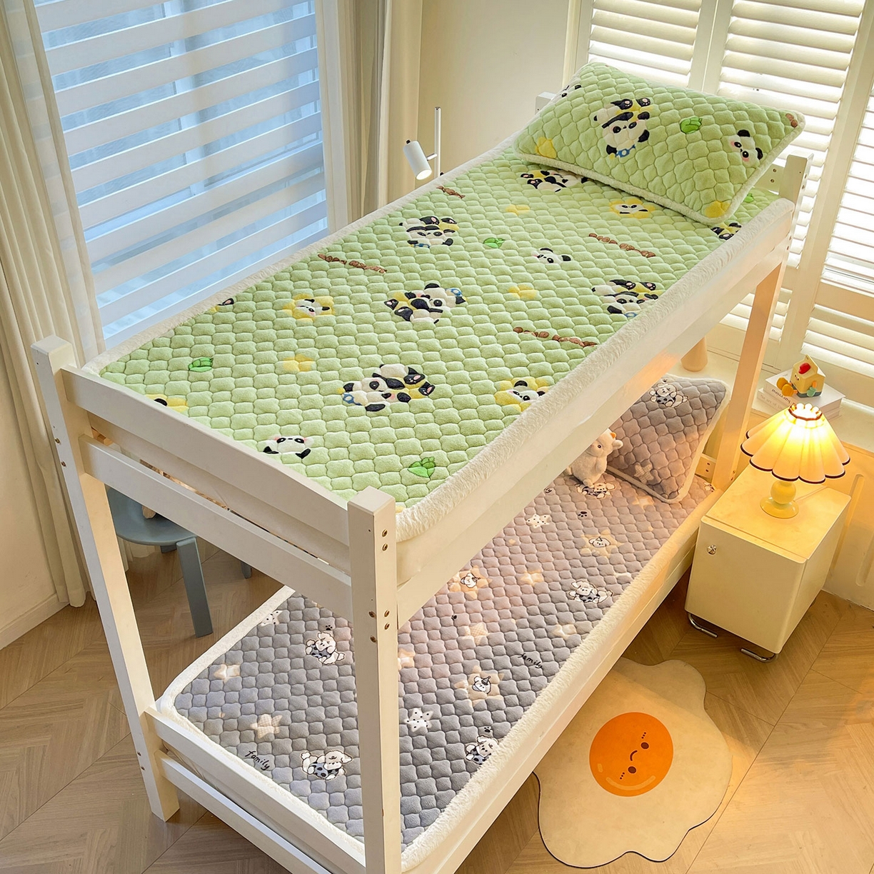 91家纺网 家纺一手货源 找家纺 喜居 2025新款加厚印花牛奶绒夹棉床垫床褥垫褥子床护垫 晚安熊猫