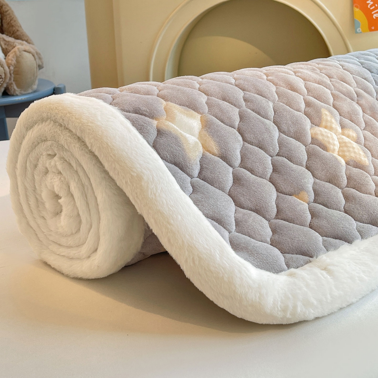 91家纺网 家纺一手货源 找家纺 喜居 2025新款加厚印花牛奶绒夹棉床垫床褥垫褥子床护垫 星际萌宠