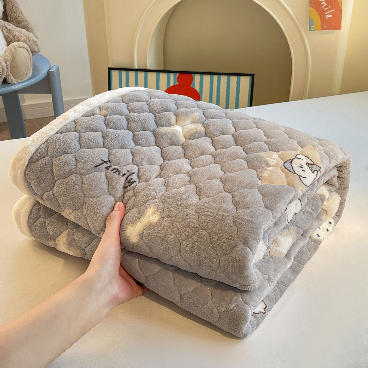 91家纺网 家纺一手货源 找家纺 喜居 2025新款加厚印花牛奶绒夹棉床垫床褥垫褥子床护垫 星际萌宠