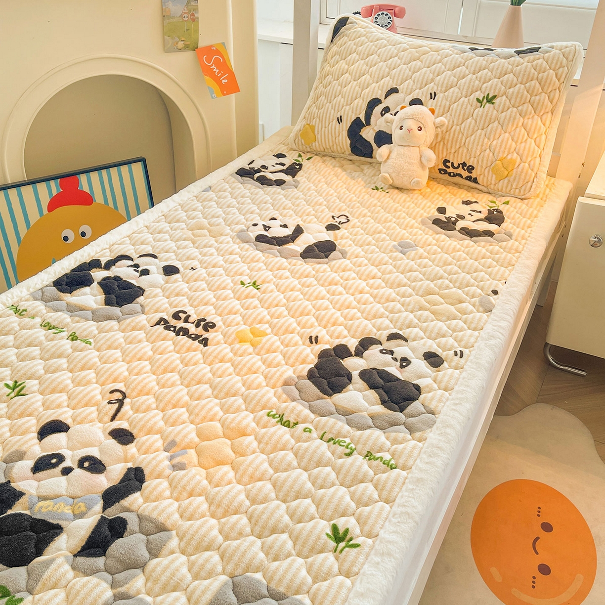91家纺网 家纺一手货源 找家纺 喜居 2025新款加厚印花牛奶绒夹棉床垫床褥垫褥子床护垫 小灰熊猫