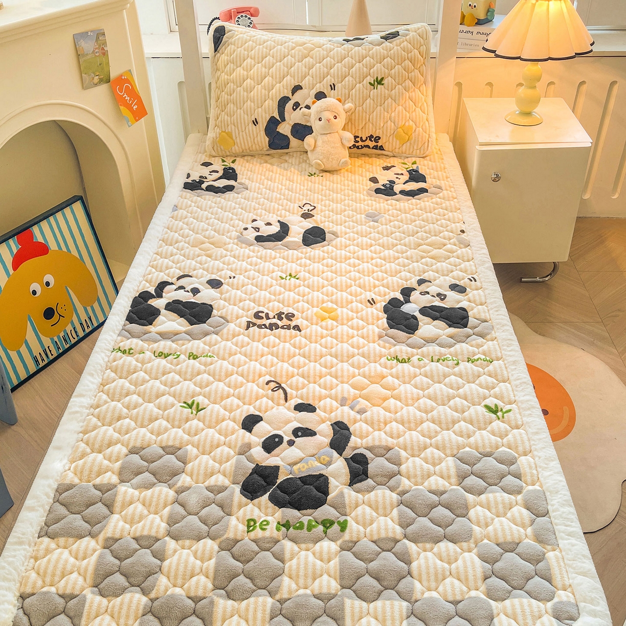 91家纺网 家纺一手货源 找家纺 喜居 2025新款加厚印花牛奶绒夹棉床垫床褥垫褥子床护垫 小灰熊猫