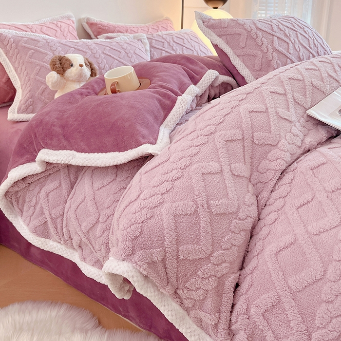 91家纺网 家纺一手货源 找家纺 （总）贝拉梦家纺 2025新款加厚塔芙绒菱格纯色素色牛奶绒四件套