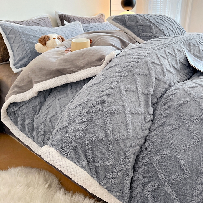 91家纺网 家纺一手货源 找家纺 （总）贝拉梦家纺 2025新款加厚塔芙绒菱格纯色素色牛奶绒四件套