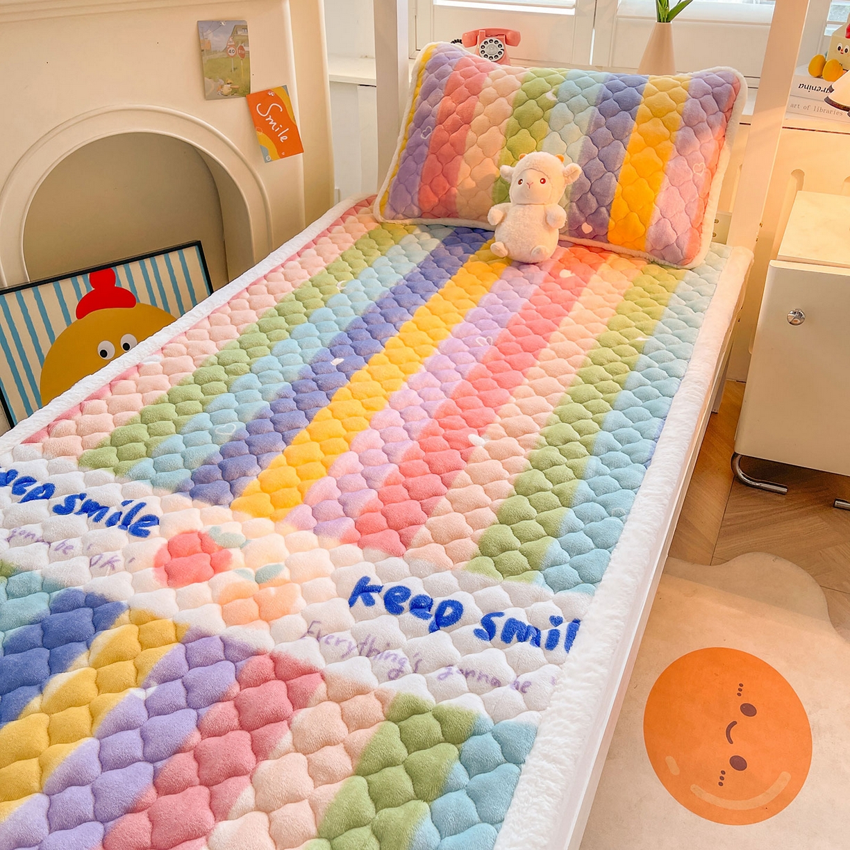 91家纺网 家纺一手货源 找家纺 喜居 2025新款加厚印花牛奶绒夹棉床垫床褥垫褥子床护垫 彩虹淘气