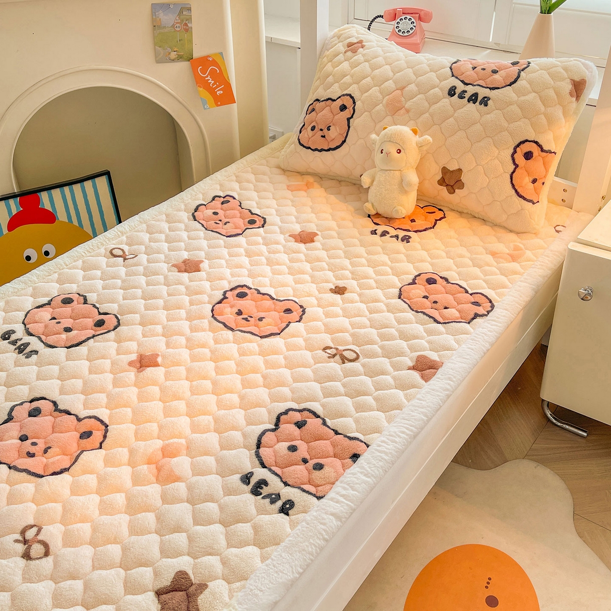 91家纺网 家纺一手货源 找家纺 喜居 2025新款加厚印花牛奶绒夹棉床垫床褥垫褥子床护垫 小熊宝