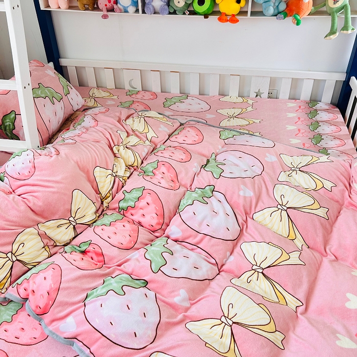 91家纺网 家纺一手货源 找家纺 小虾米 2025新款加厚牛奶绒被套单被套被套单件 草莓