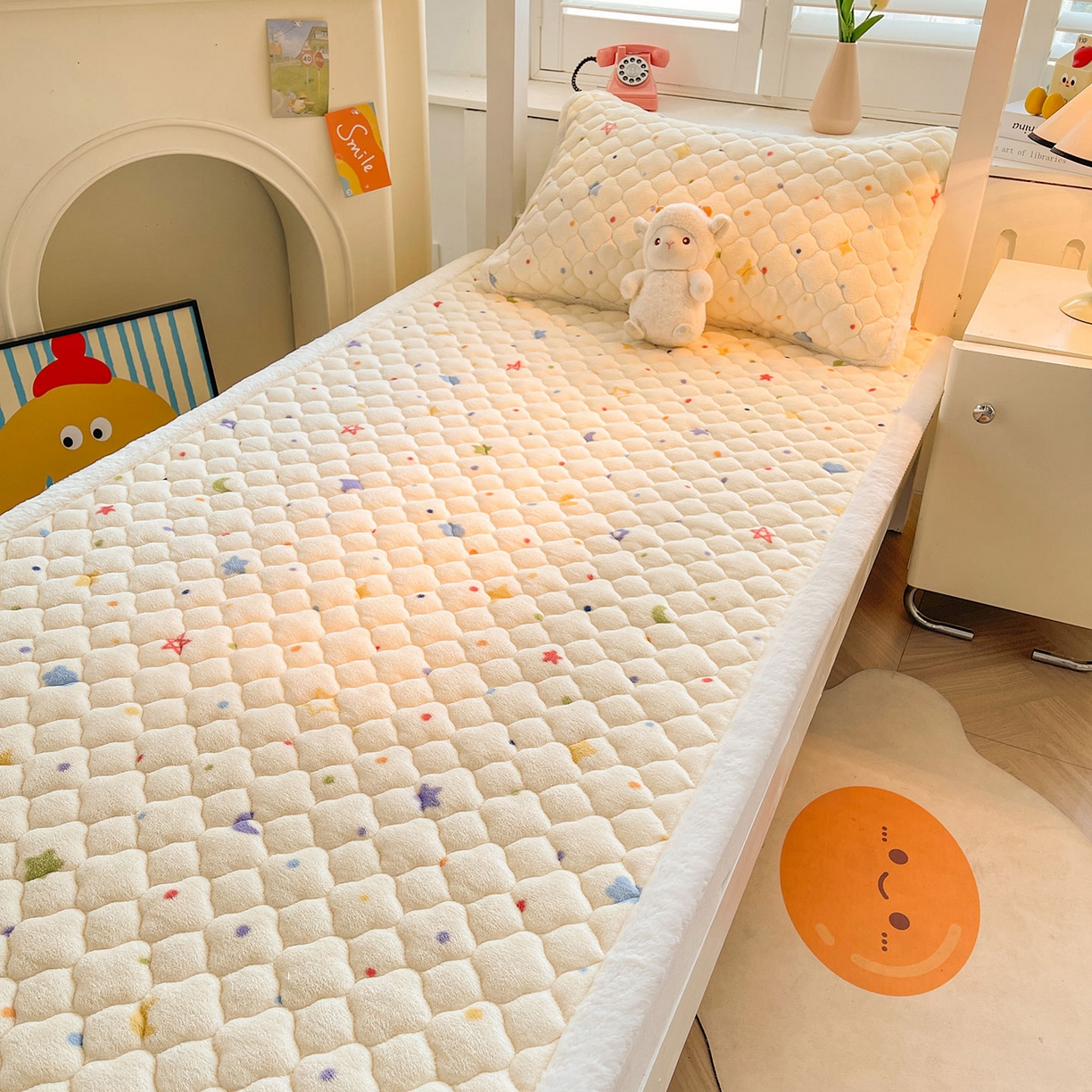 91家纺网 家纺一手货源 找家纺 喜居 2025新款加厚印花牛奶绒夹棉床垫床褥垫褥子床护垫 童话星空