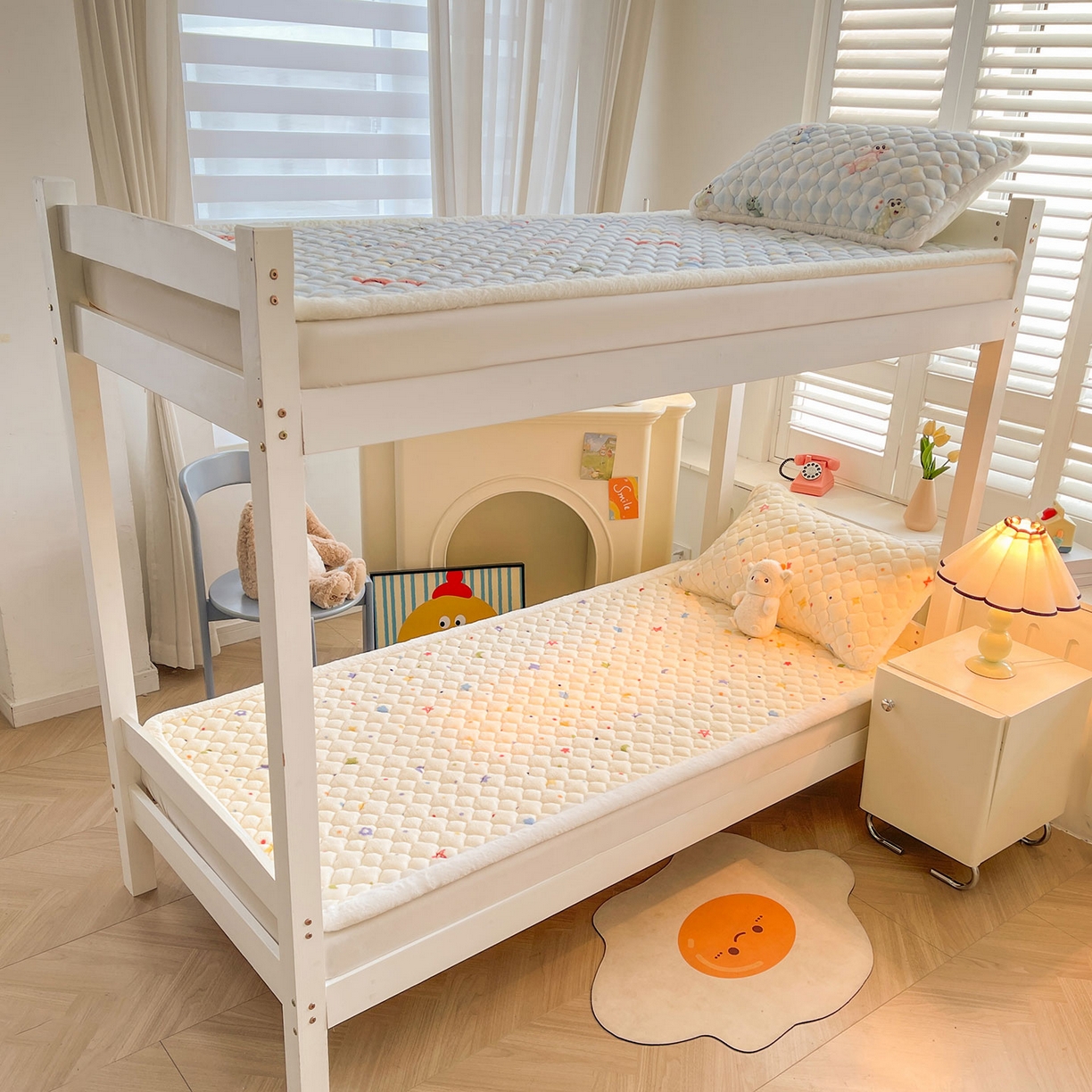 91家纺网 家纺一手货源 找家纺 喜居 2025新款加厚印花牛奶绒夹棉床垫床褥垫褥子床护垫 童话星空