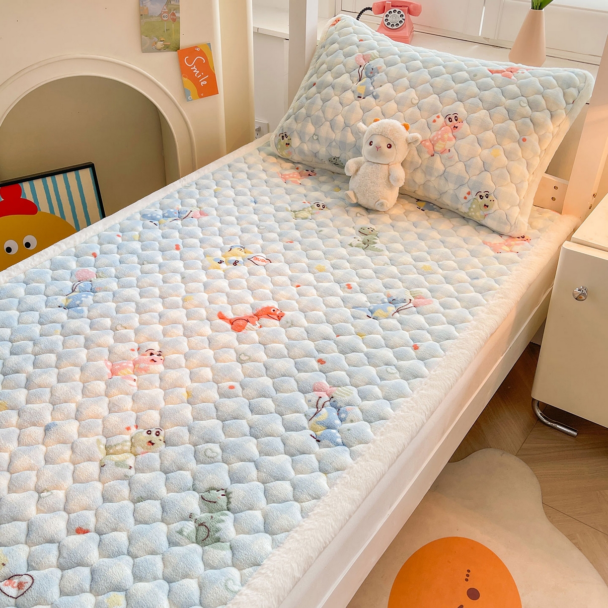 91家纺网 家纺一手货源 找家纺 喜居 2025新款加厚印花牛奶绒夹棉床垫床褥垫褥子床护垫 恐龙乐园