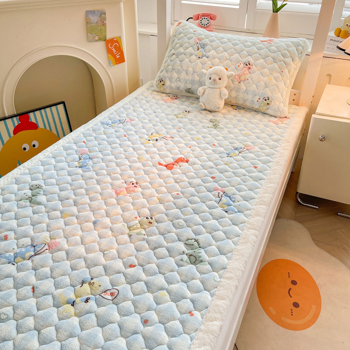 91家纺网 家纺一手货源 找家纺 喜居 2025新款加厚印花牛奶绒夹棉床垫床褥垫褥子床护垫 恐龙乐园