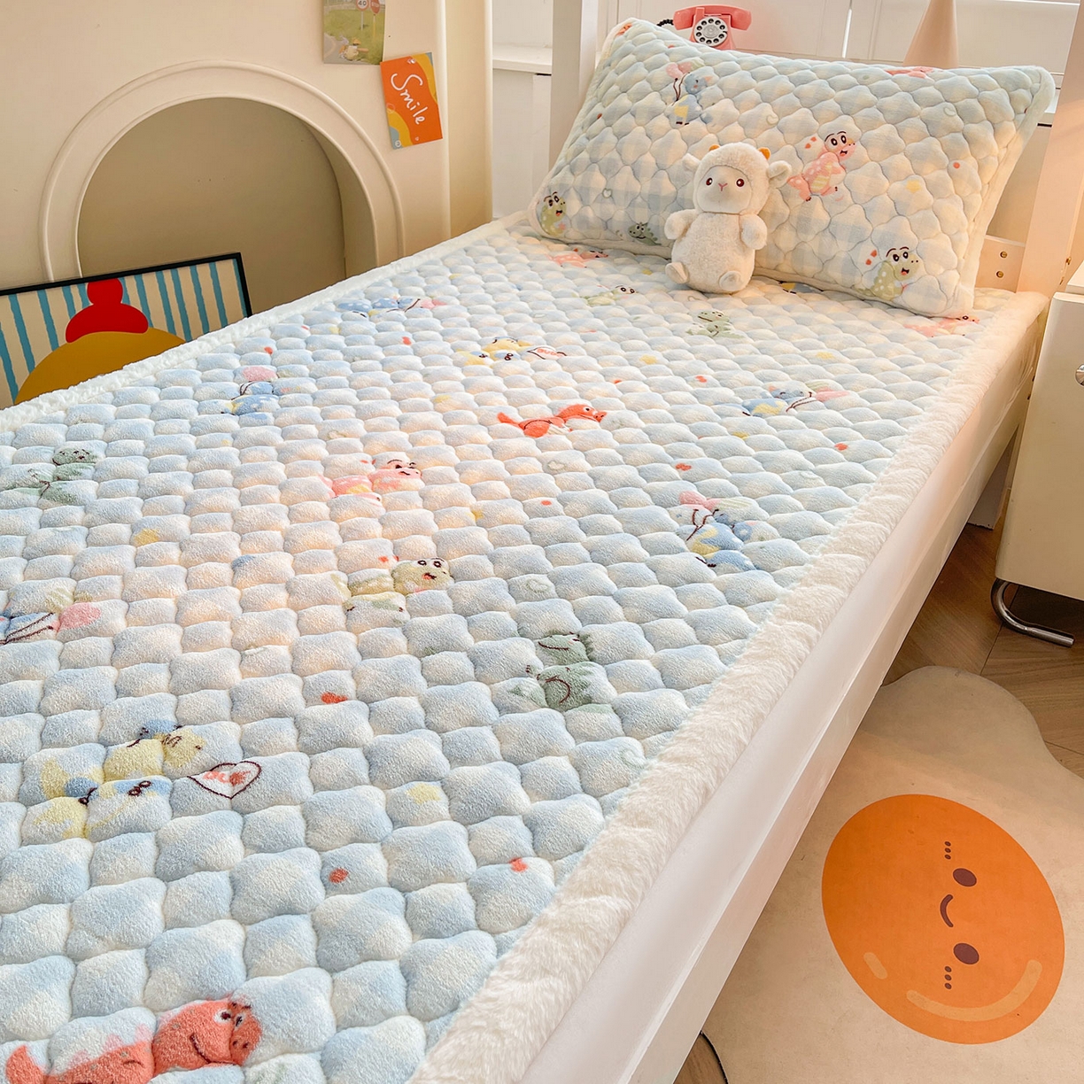 91家纺网 家纺一手货源 找家纺 喜居 2025新款加厚印花牛奶绒夹棉床垫床褥垫褥子床护垫 恐龙乐园