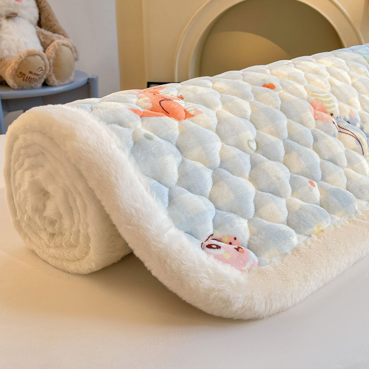 91家纺网 家纺一手货源 找家纺 喜居 2025新款加厚印花牛奶绒夹棉床垫床褥垫褥子床护垫 恐龙乐园