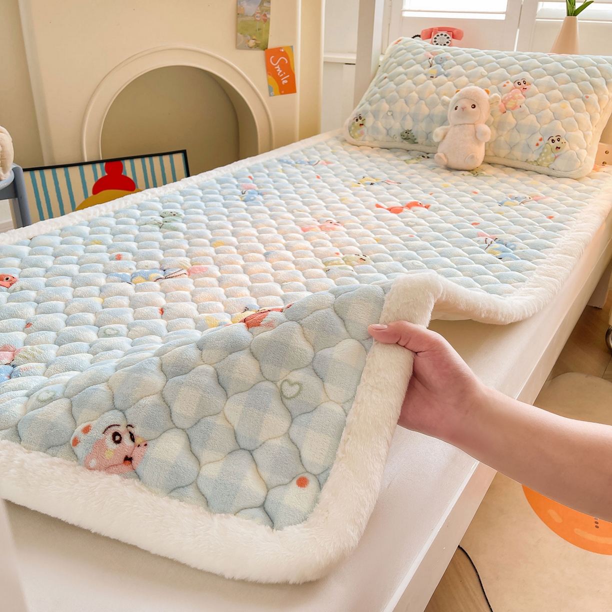 91家纺网 家纺一手货源 找家纺 喜居 2025新款加厚印花牛奶绒夹棉床垫床褥垫褥子床护垫 恐龙乐园