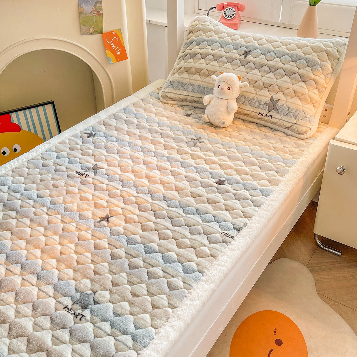 91家纺网 家纺一手货源 找家纺 喜居 2025新款加厚印花牛奶绒夹棉床垫床褥垫褥子床护垫 星河